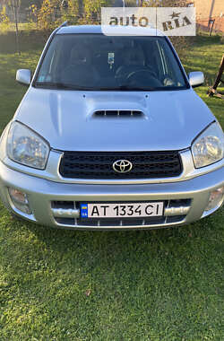 Внедорожник / Кроссовер Toyota RAV4 2002 в Ивано-Франковске