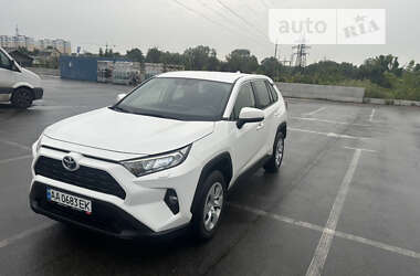 Позашляховик / Кросовер Toyota RAV4 2019 в Києві