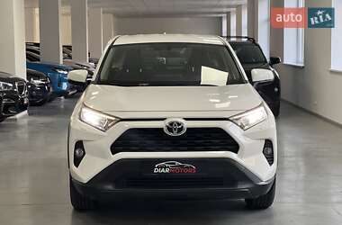 Внедорожник / Кроссовер Toyota RAV4 2019 в Полтаве