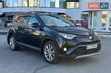 Внедорожник / Кроссовер Toyota RAV4 2016 в Киеве