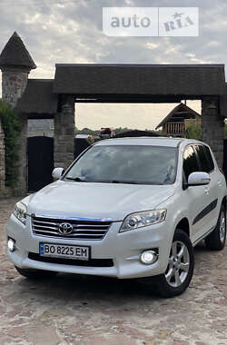 Внедорожник / Кроссовер Toyota RAV4 2010 в Бучаче