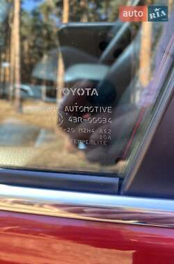 Внедорожник / Кроссовер Toyota RAV4 2013 в 
