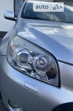 Позашляховик / Кросовер Toyota RAV4 2007 в 