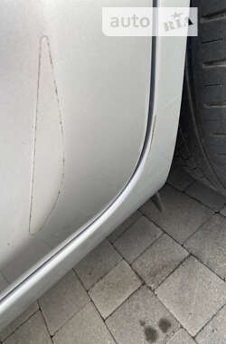 Позашляховик / Кросовер Toyota RAV4 2007 в 