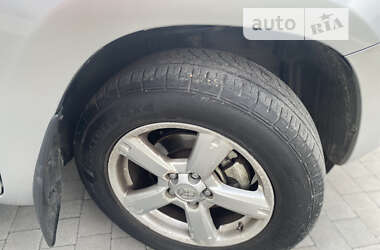 Позашляховик / Кросовер Toyota RAV4 2007 в 
