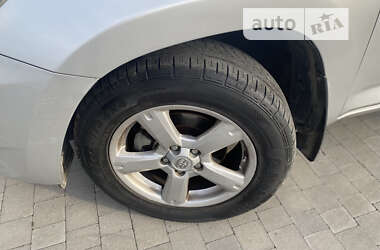 Позашляховик / Кросовер Toyota RAV4 2007 в 