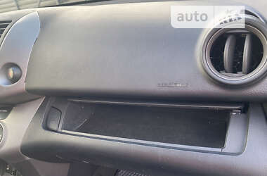 Позашляховик / Кросовер Toyota RAV4 2007 в 