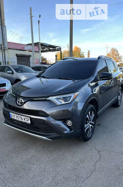 Позашляховик / Кросовер Toyota RAV4 2016 в Чернігові