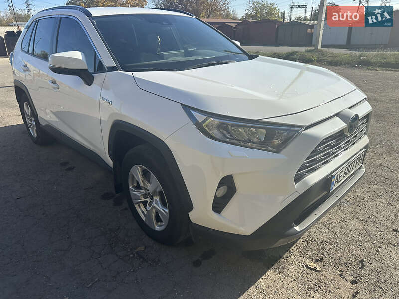 Позашляховик / Кросовер Toyota RAV4 2021 в Кривому Розі