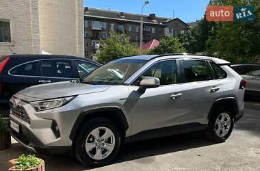 Позашляховик / Кросовер Toyota RAV4 2020 в Києві