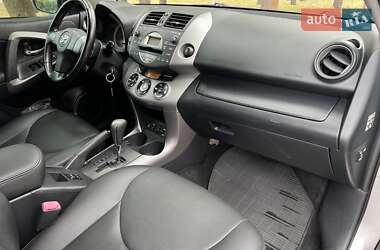 Внедорожник / Кроссовер Toyota RAV4 2007 в Киеве