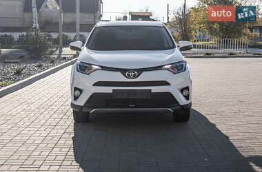 Позашляховик / Кросовер Toyota RAV4 2018 в Дніпрі