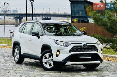 Внедорожник / Кроссовер Toyota RAV4 2018 в Киеве