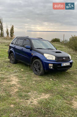 Внедорожник / Кроссовер Toyota RAV4 2002 в Николаеве