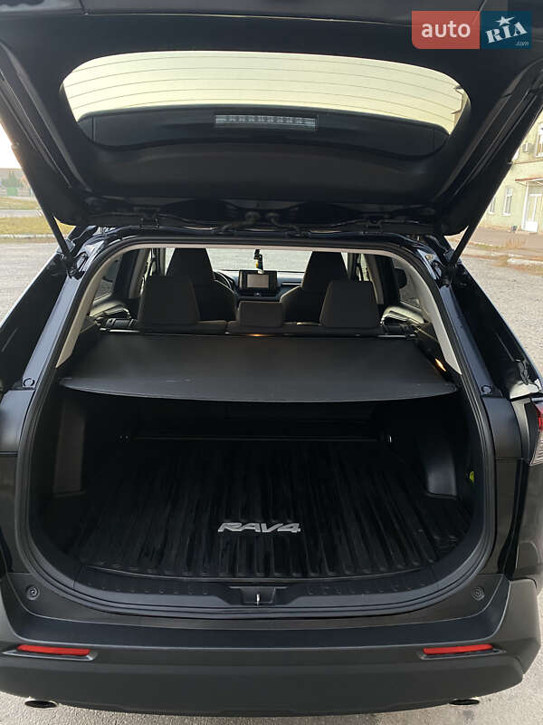 Позашляховик / Кросовер Toyota RAV4 2018 в Бердичеві фото 8 Позашляховик / Кросовер Toyota RAV4 2018 в Бердичеві