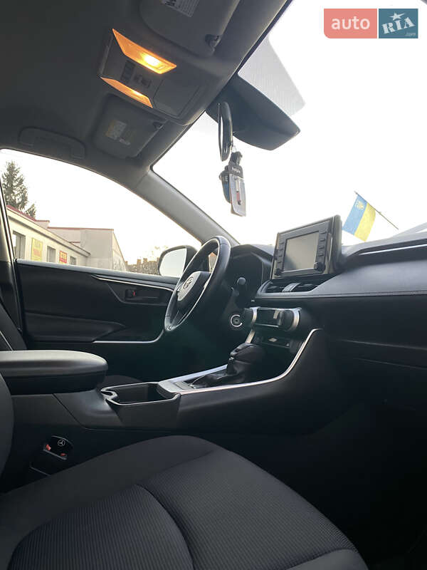 Позашляховик / Кросовер Toyota RAV4 2018 в Бердичеві фото 15 Позашляховик / Кросовер Toyota RAV4 2018 в Бердичеві