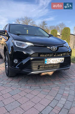 Внедорожник / Кроссовер Toyota RAV4 2018 в Львове