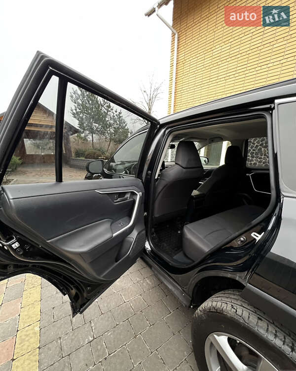 Позашляховик / Кросовер Toyota RAV4 2018 в Дубні