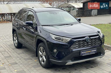 Позашляховик / Кросовер Toyota RAV4 2019 в Дніпрі