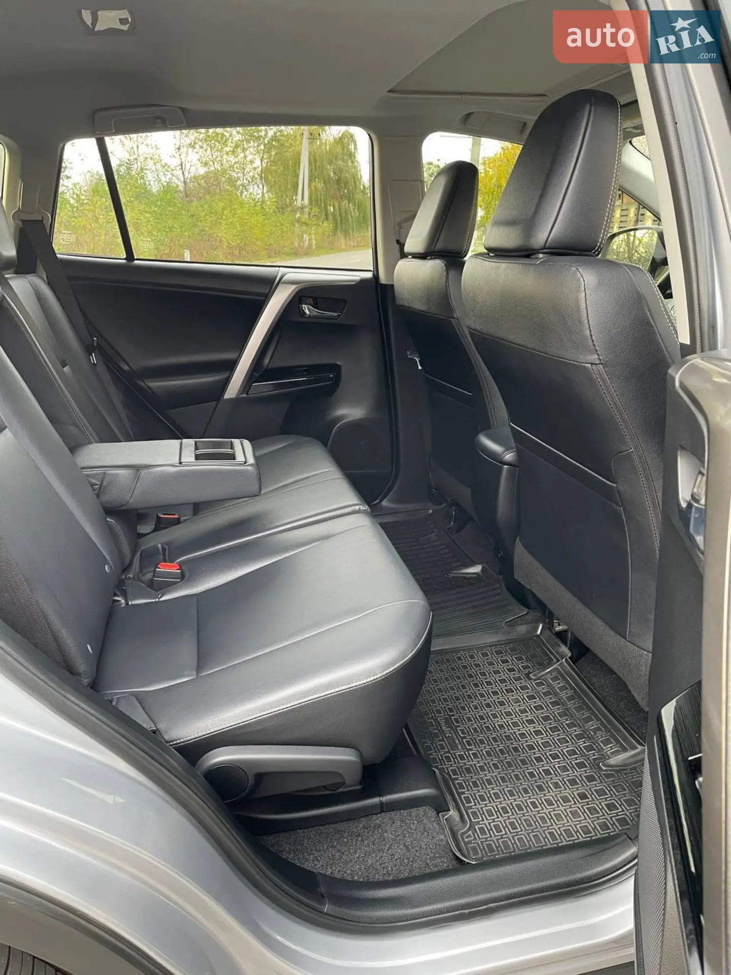 2018 Toyota RAV 4 - мініатюра 16