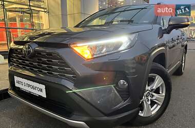 Позашляховик / Кросовер Toyota RAV4 2019 в Києві