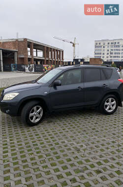 Внедорожник / Кроссовер Toyota RAV4 2006 в Хмельницком