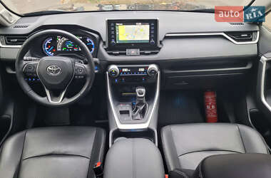 Внедорожник / Кроссовер Toyota RAV4 2020 в Киеве