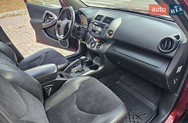 Внедорожник / Кроссовер Toyota RAV4 2010 в 