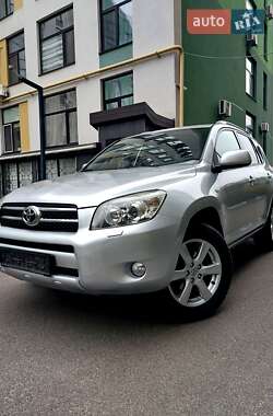 Внедорожник / Кроссовер Toyota RAV4 2008 в Киеве