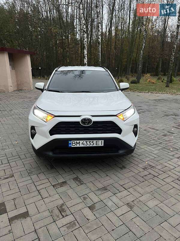 Внедорожник / Кроссовер Toyota RAV4 2021 в Сумах