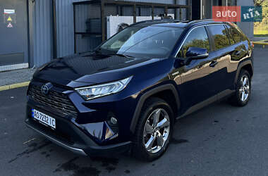 Позашляховик / Кросовер Toyota RAV4 2021 в Ужгороді