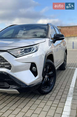 Внедорожник / Кроссовер Toyota RAV4 2020 в Тернополе