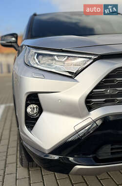 Внедорожник / Кроссовер Toyota RAV4 2020 в Тернополе