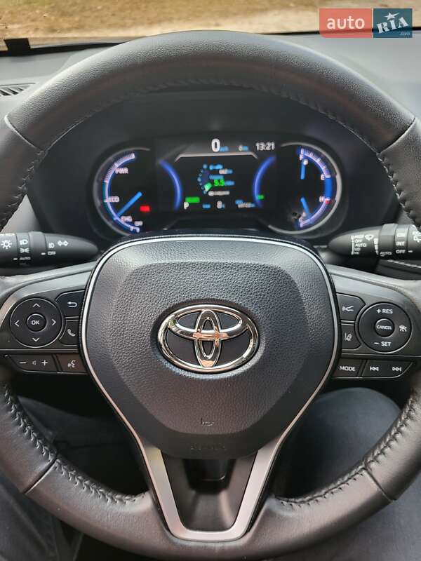 Внедорожник / Кроссовер Toyota RAV4 2021 в Чернигове