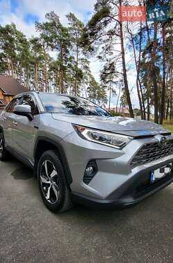 Позашляховик / Кросовер Toyota RAV4 2021 в Києві