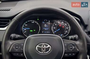 Внедорожник / Кроссовер Toyota RAV4 2021 в 