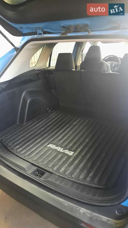 Внедорожник / Кроссовер Toyota RAV4 2021 в Черноморске