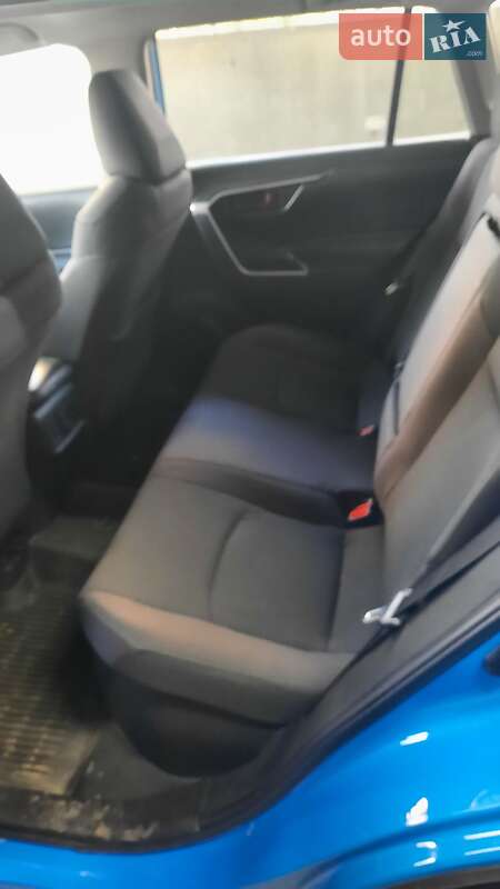 Внедорожник / Кроссовер Toyota RAV4 2021 в Черноморске