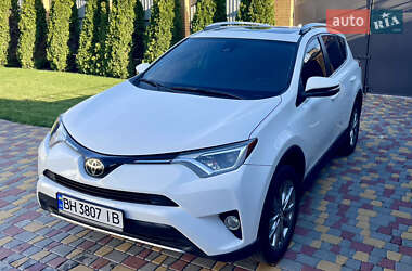 Внедорожник / Кроссовер Toyota RAV4 2016 в Измаиле