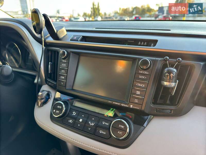 Позашляховик / Кросовер Toyota RAV4 2016 в Львові