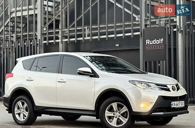 Внедорожник / Кроссовер Toyota RAV4 2013 в 