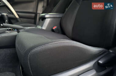 Внедорожник / Кроссовер Toyota RAV4 2013 в 