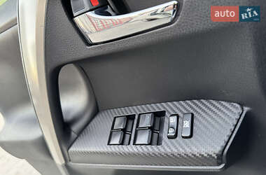 Внедорожник / Кроссовер Toyota RAV4 2013 в 