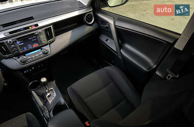 Внедорожник / Кроссовер Toyota RAV4 2013 в 