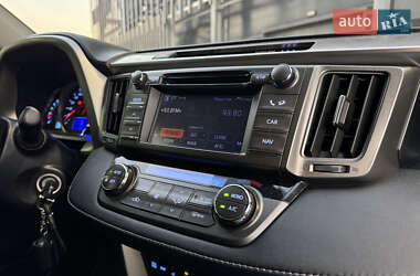 Внедорожник / Кроссовер Toyota RAV4 2013 в 