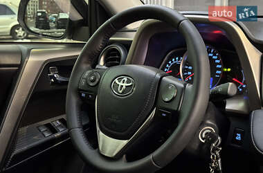 Внедорожник / Кроссовер Toyota RAV4 2013 в 