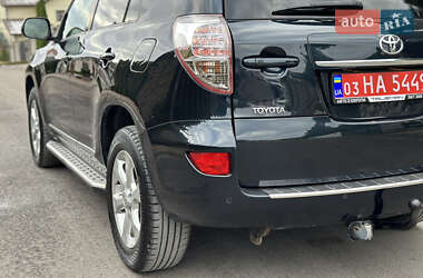 Внедорожник / Кроссовер Toyota RAV4 2011 в Ровно