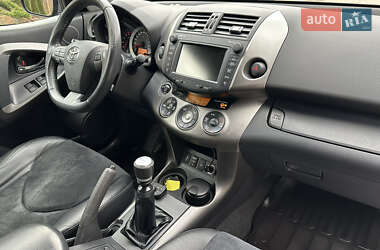 Внедорожник / Кроссовер Toyota RAV4 2011 в Ровно