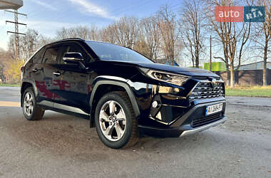 Внедорожник / Кроссовер Toyota RAV4 2021 в Киеве