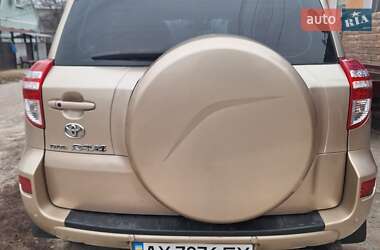 Позашляховик / Кросовер Toyota RAV4 2011 в Первомайську